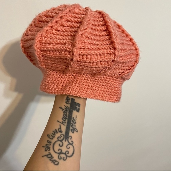 💫 Handmade Crochet Pink Mod 60s Style Baby Pink Hat - Picture 2 of 4